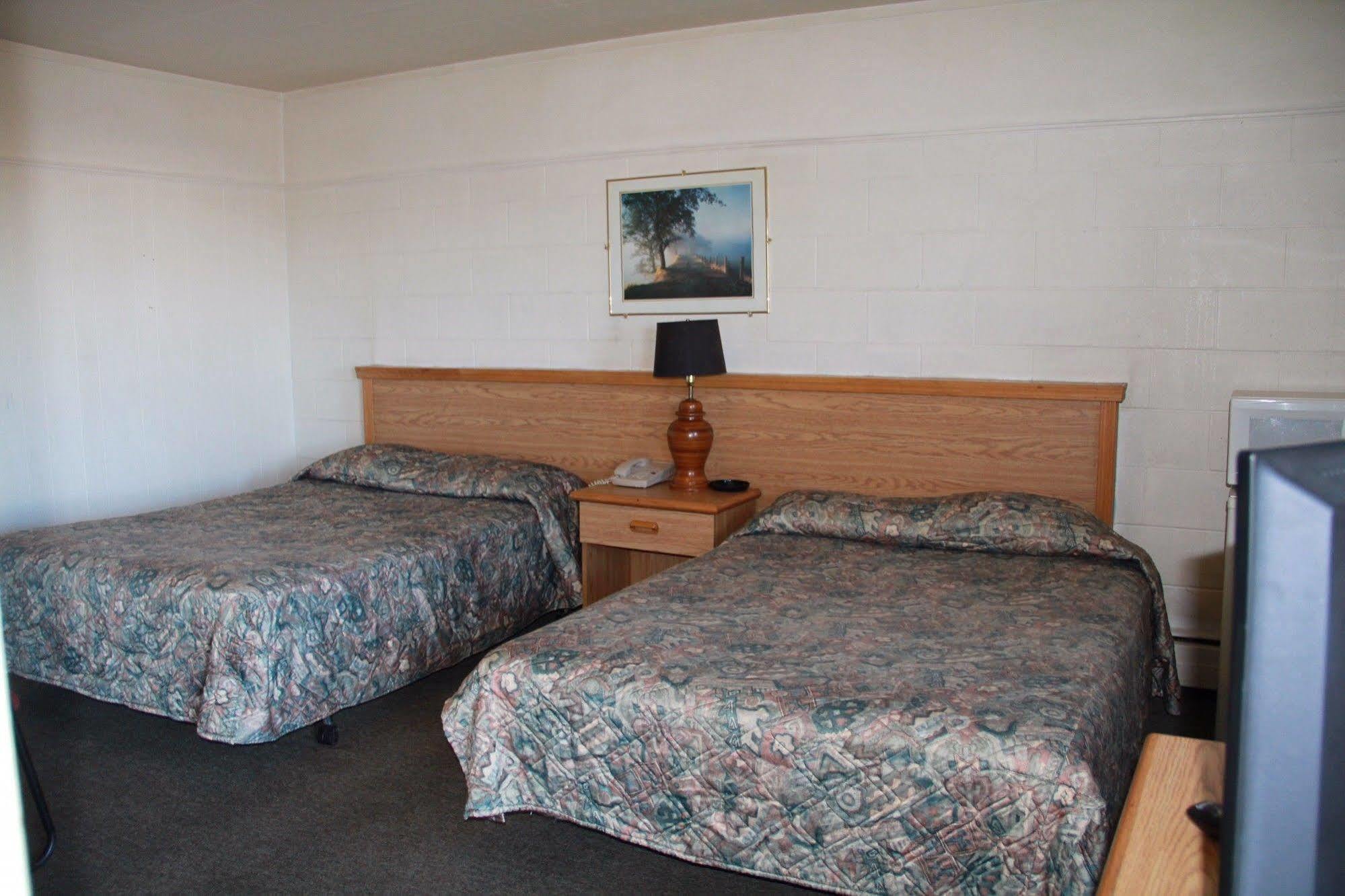 Bluebird Motel Innisfail Exterior photo