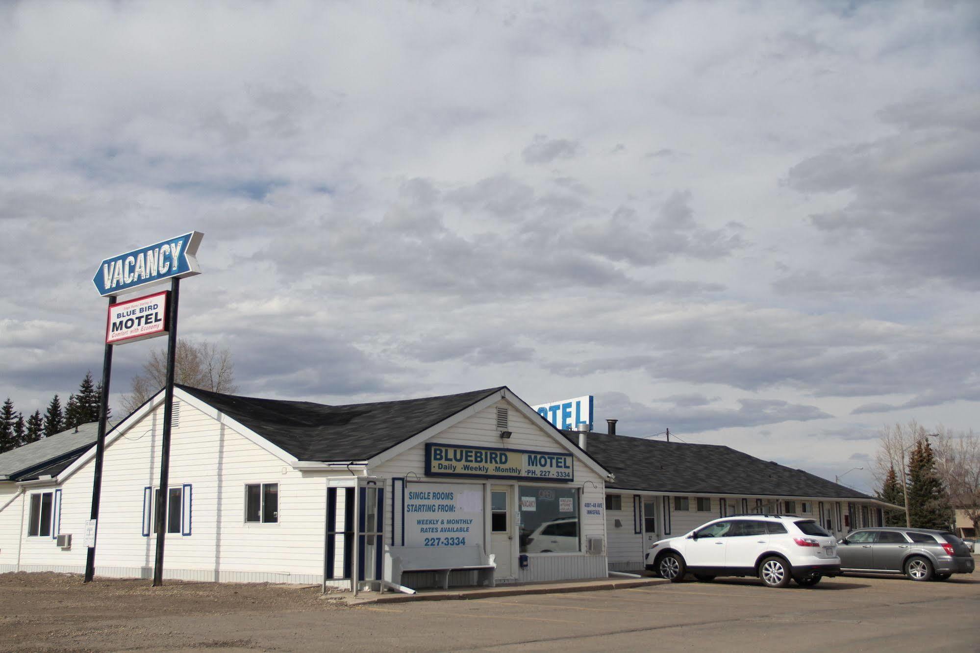 Bluebird Motel Innisfail Exterior photo